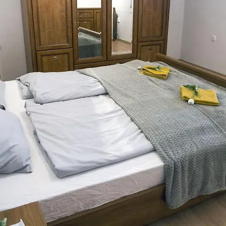 Casa de Férias Feher Tulipan Vendeghaz *